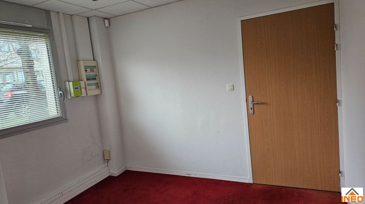 Ma-Cabane - Location Local commercial SAINT-GREGOIRE, 72 m²