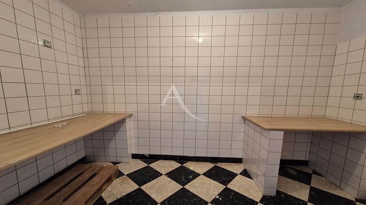 Ma-Cabane - Location Local commercial SAINT-HILAIRE, 133 m²