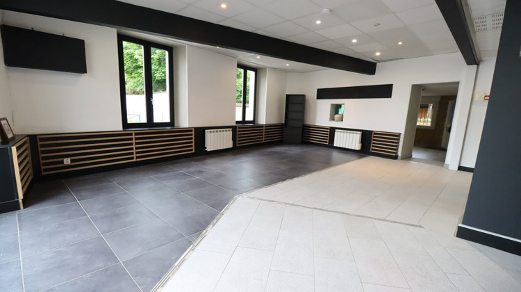 Ma-Cabane - Location Local commercial Saint-Hilaire-de-la-Côte, 136 m²