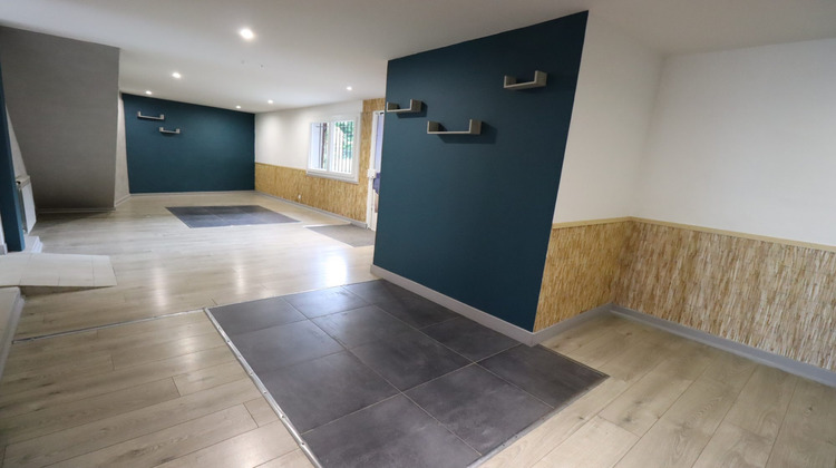 Ma-Cabane - Location Local commercial Saint-Hilaire-de-la-Côte, 136 m²