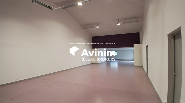 Ma-Cabane - Location Local commercial Saint-Jean-de-Braye, 680 m²
