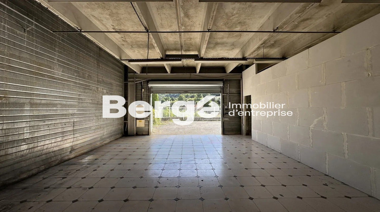 Ma-Cabane - Location Local commercial Saint-Jeannet, 415 m²