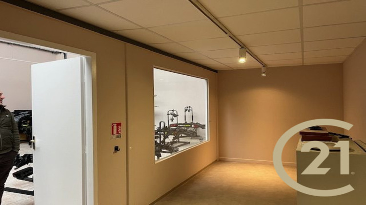 Ma-Cabane - Location Local commercial Saint-Juéry, 200 m²