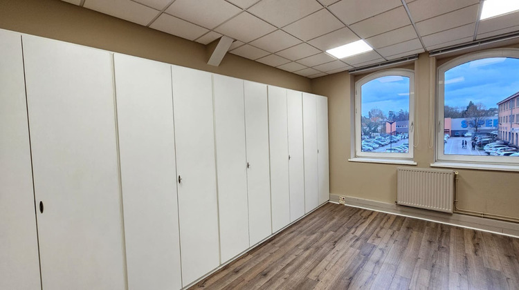 Ma-Cabane - Location Local commercial Saint-Julien-lès-Metz, 242 m²