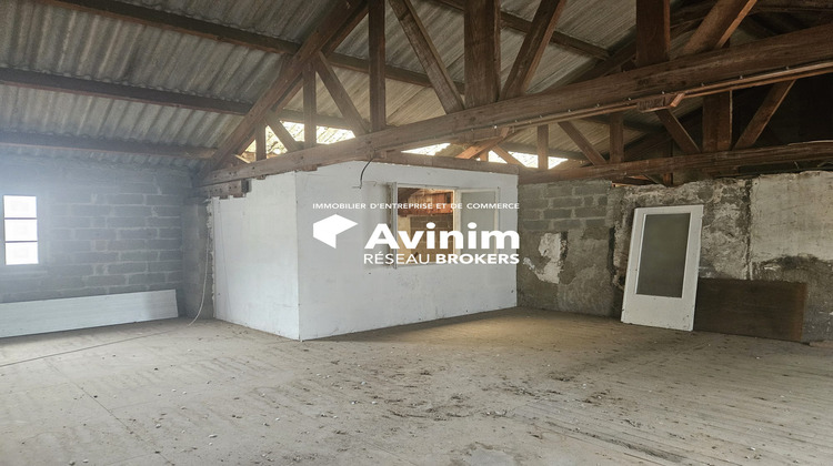 Ma-Cabane - Location Local commercial Saint-Julien-sur-Reyssouze, 300 m²
