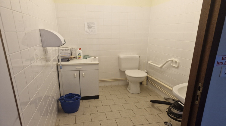 Ma-Cabane - Location Local commercial Saint-Junien, 1080 m²