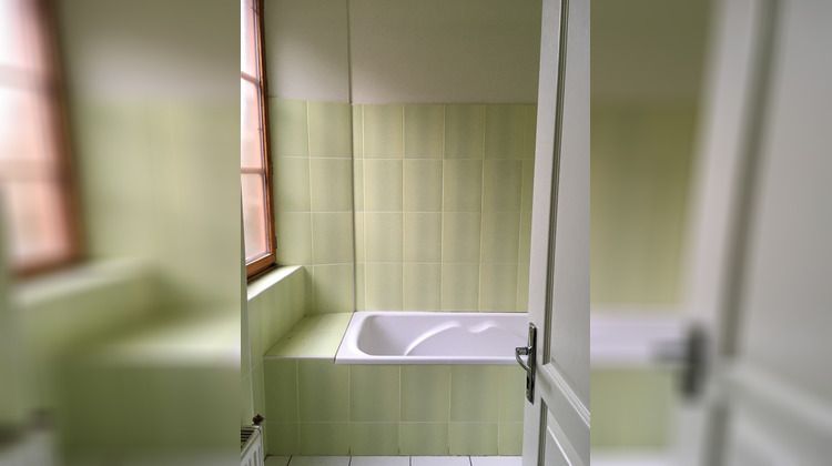 Ma-Cabane - Location Local commercial Saint-Junien, 350 m²