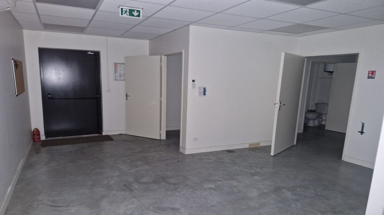 Ma-Cabane - Location Local commercial Saint-Junien, 92 m²