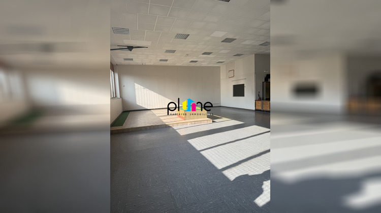 Ma-Cabane - Location Local commercial Saint-Laurent-Blangy, 360 m²