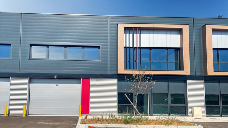 Ma-Cabane - Location Local commercial Saint-Laurent-de-Mure, 367 m²