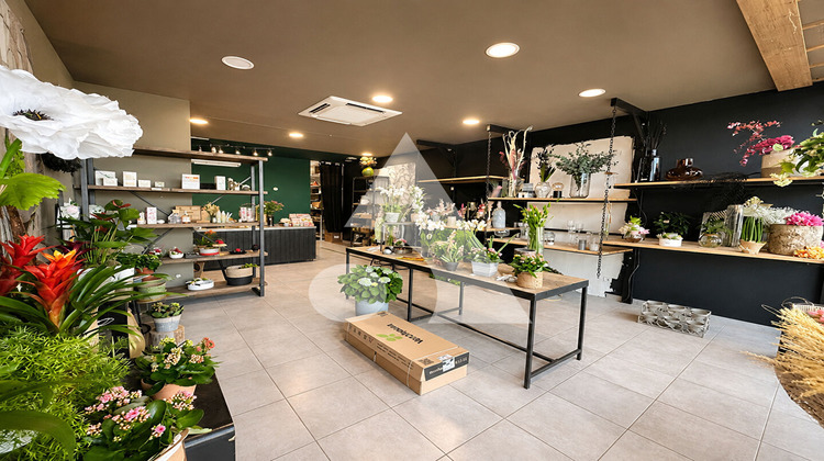 Ma-Cabane - Location Local commercial SAINT-LAURENT-DES-ARBRES, 60 m²