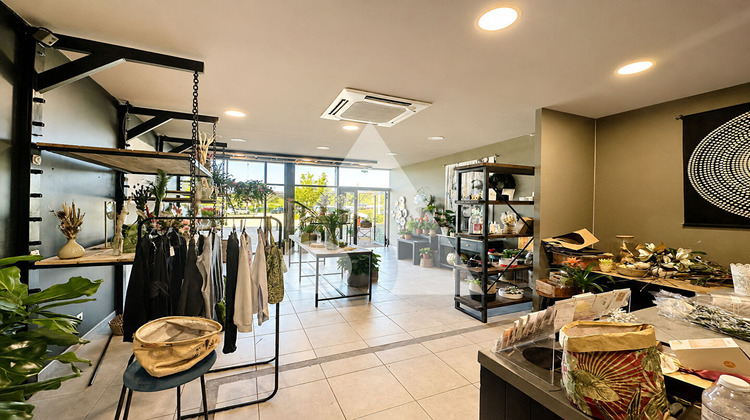 Ma-Cabane - Location Local commercial SAINT-LAURENT-DES-ARBRES, 60 m²
