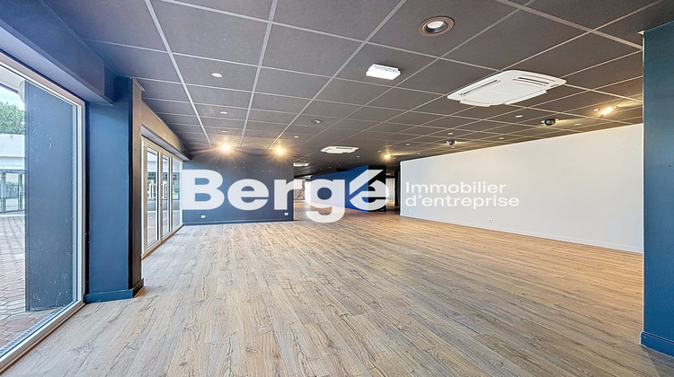 Ma-Cabane - Location Local commercial Saint-Laurent-du-Var, 800 m²