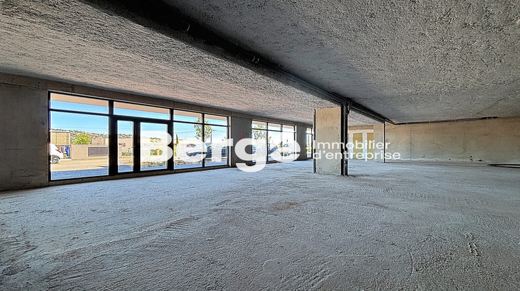 Ma-Cabane - Location Local commercial Saint-Laurent-du-Var, 140 m²