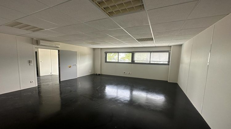 Ma-Cabane - Location Local commercial SAINT-LOUBES, 354 m²