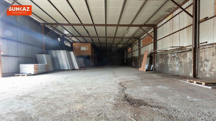 Ma-Cabane - Location Local commercial SAINT LOUIS, 400 m²