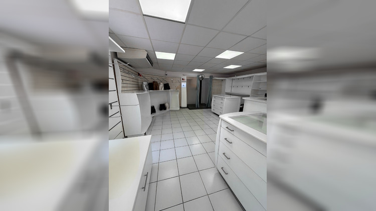 Ma-Cabane - Location Local commercial Saint-Martin, 55 m²