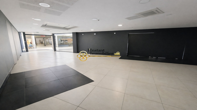 Ma-Cabane - Location Local commercial SAINT-MARTIN-DES-CHAMPS, 100 m²