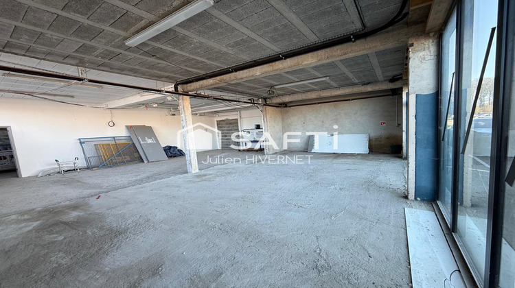 Ma-Cabane - Location Local commercial Saint-Martin-des-Champs, 215 m²