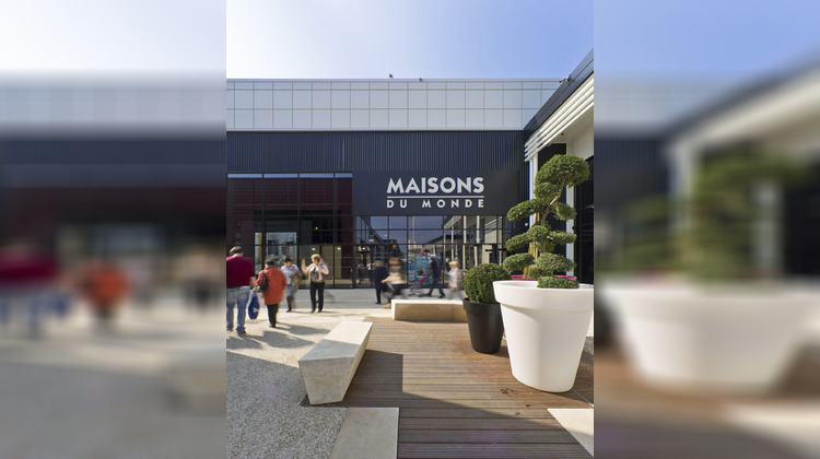 Ma-Cabane - Location Local commercial Saint-Maximin, 1494 m²