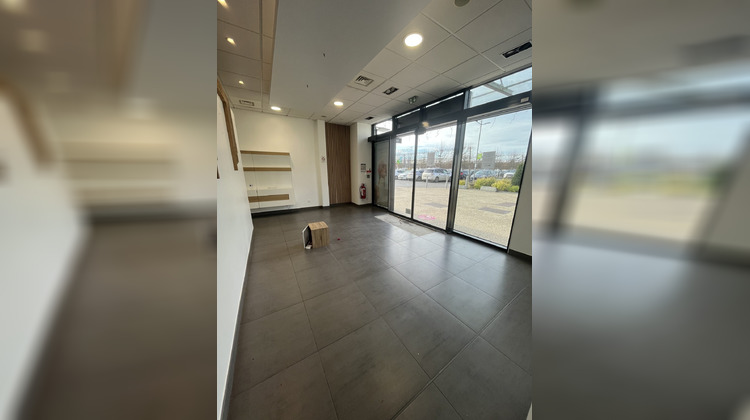 Ma-Cabane - Location Local commercial Saint-Maximin, 110 m²