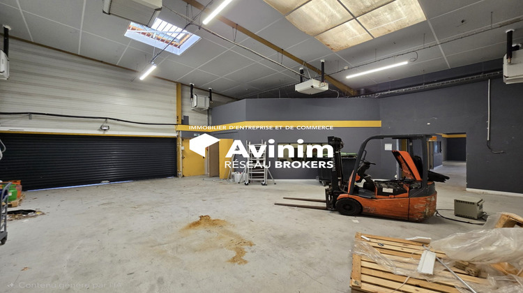 Ma-Cabane - Location Local commercial Saint-Maximin, 750 m²