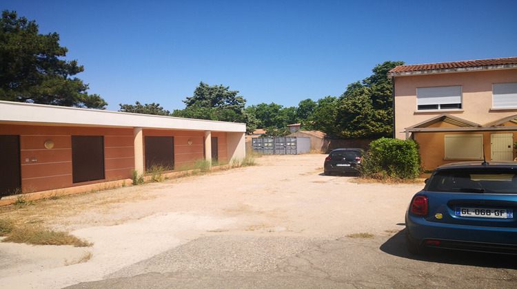 Ma-Cabane - Location Local commercial SAINT-MAXIMIN-LA-SAINTE-BAUME, 80 m²
