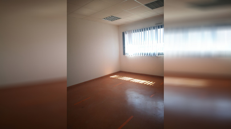 Ma-Cabane - Location Local commercial SAINT-MAXIMIN-LA-SAINTE-BAUME, 190 m²