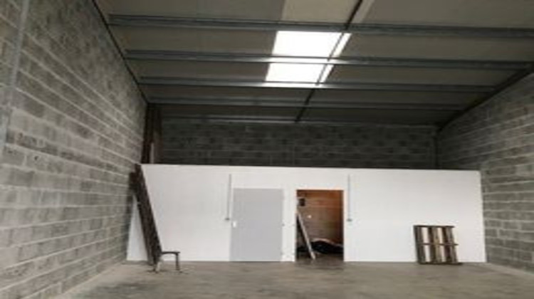 Ma-Cabane - Location Local commercial Saint-Médard-en-Jalles, 90 m²