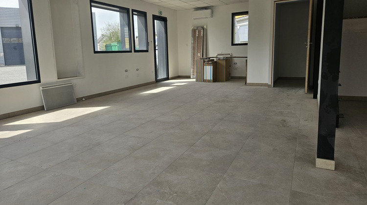 Ma-Cabane - Location Local commercial Saint-Méen-le-Grand, 300 m²