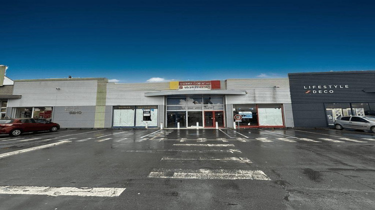 Ma-Cabane - Location Local commercial Saint-Memmie, 700 m²