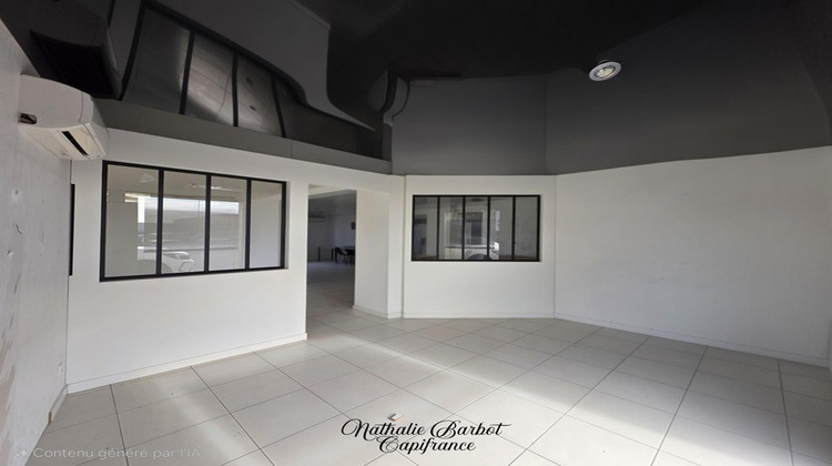 Ma-Cabane - Location Local commercial SAINT MEMMIE, 150 m²