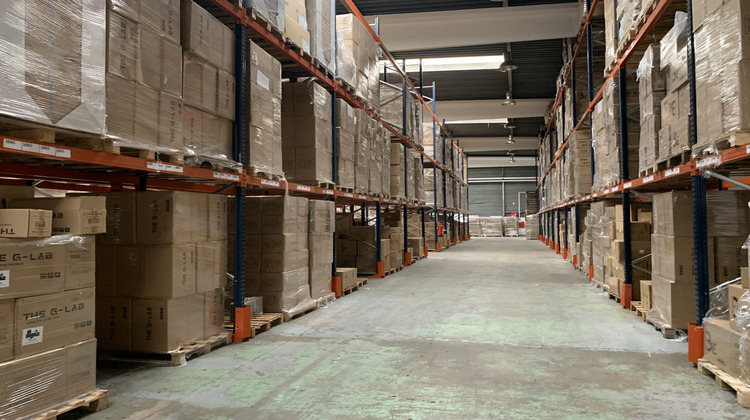 Ma-Cabane - Location Local commercial Saint-Ouen-l'Aumône, 2400 m²