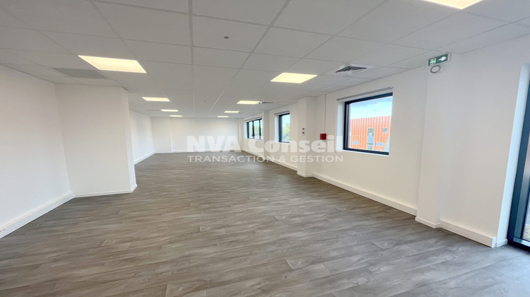 Ma-Cabane - Location Local commercial Saint-Ouen-l'Aumône, 592 m²