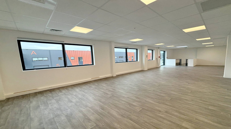 Ma-Cabane - Location Local commercial Saint-Ouen-l'Aumône, 316 m²