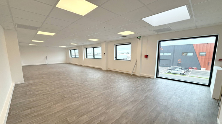 Ma-Cabane - Location Local commercial Saint-Ouen-l'Aumône, 316 m²