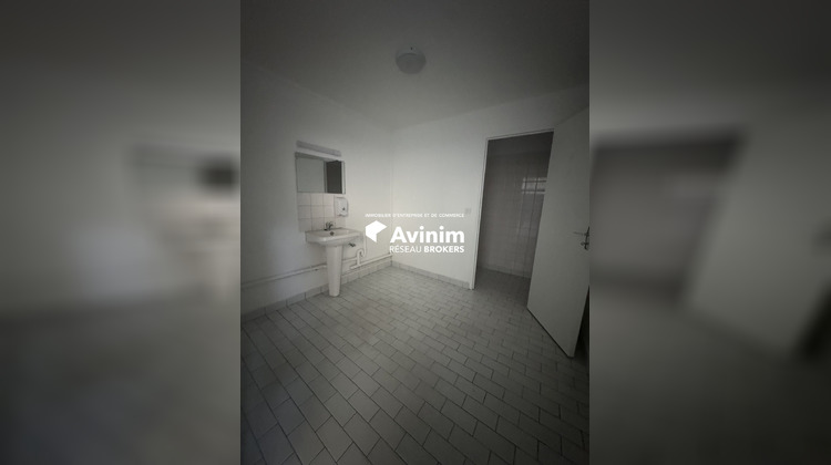 Ma-Cabane - Location Local commercial Saint-Ouen-l'Aumône, 336 m²