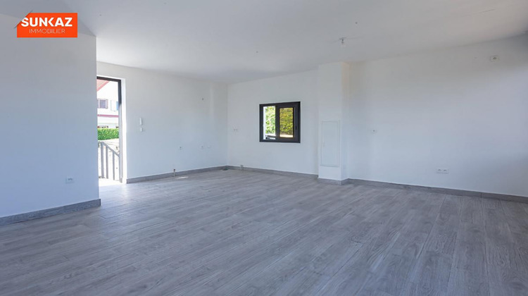 Ma-Cabane - Location Local commercial SAINT PIERRE, 35 m²