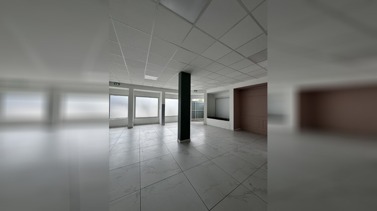 Ma-Cabane - Location Local commercial Saint-Pierre, 100 m²