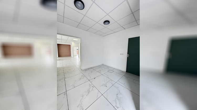 Ma-Cabane - Location Local commercial Saint-Pierre, 100 m²