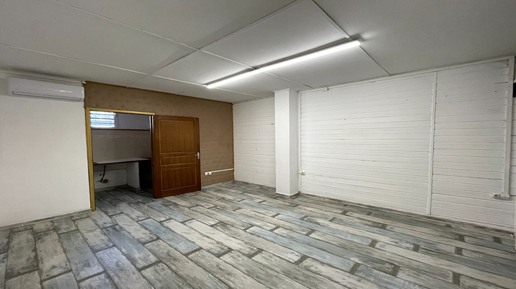 Ma-Cabane - Location Local commercial SAINT-PIERRE, 43 m²