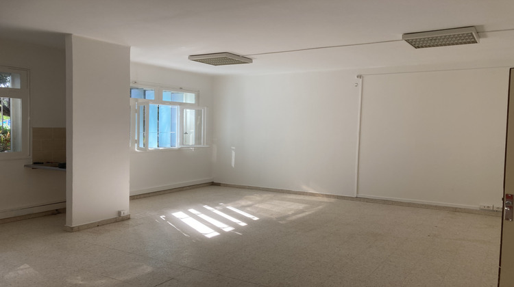 Ma-Cabane - Location Local commercial Saint-Pierre, 220 m²