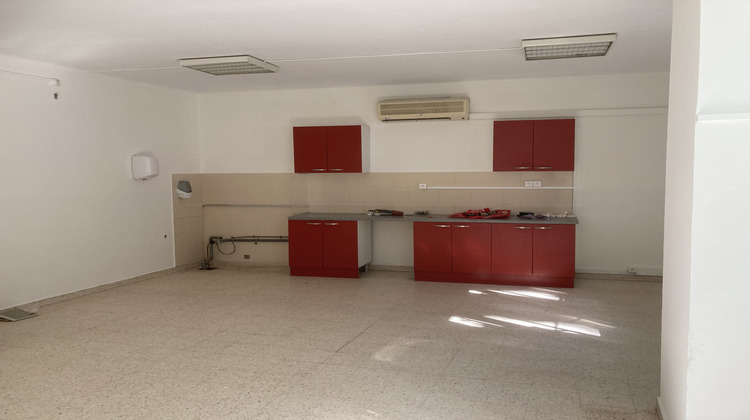 Ma-Cabane - Location Local commercial Saint-Pierre, 220 m²