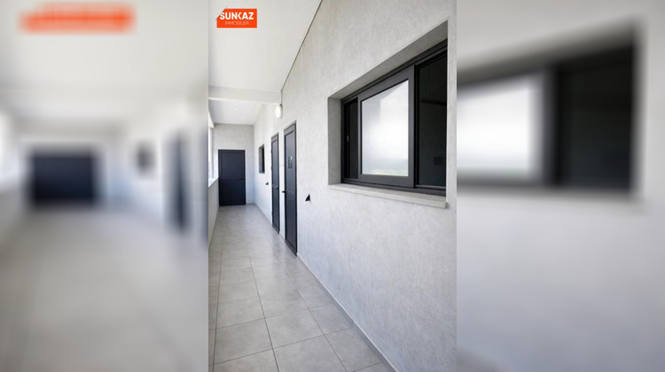 Ma-Cabane - Location Local commercial SAINT PIERRE, 100 m²