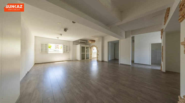 Ma-Cabane - Location Local commercial SAINT PIERRE, 72 m²