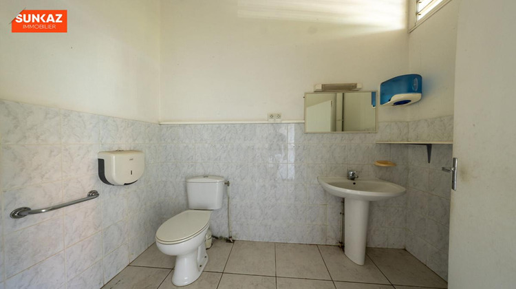 Ma-Cabane - Location Local commercial SAINT PIERRE, 72 m²