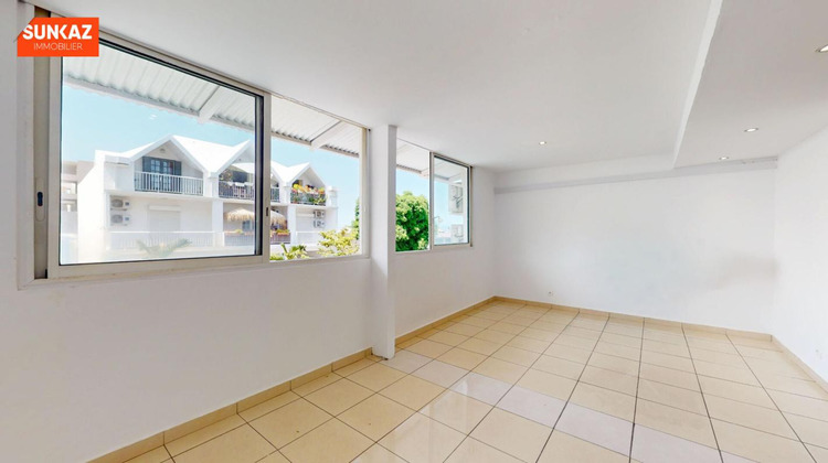 Ma-Cabane - Location Local commercial SAINT PIERRE, 75 m²