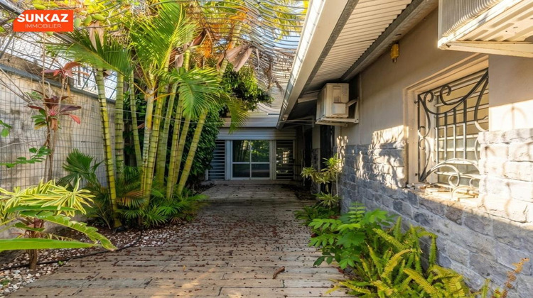 Ma-Cabane - Location Local commercial SAINT PIERRE, 300 m²