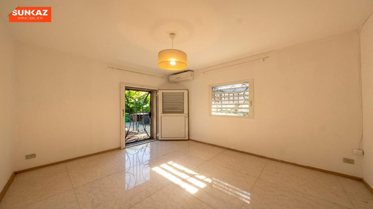 Ma-Cabane - Location Local commercial SAINT PIERRE, 300 m²