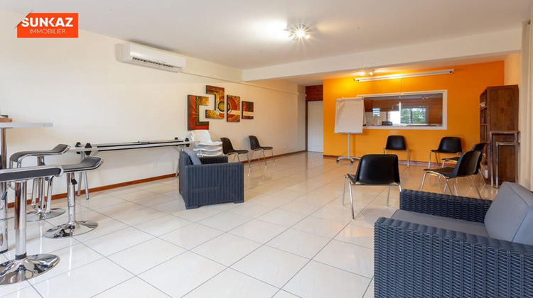 Ma-Cabane - Location Local commercial SAINT PIERRE, 66 m²